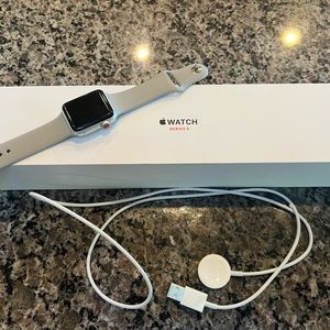 Apple Watch. Series 3, with gray band. 38 MM   Small/medium band